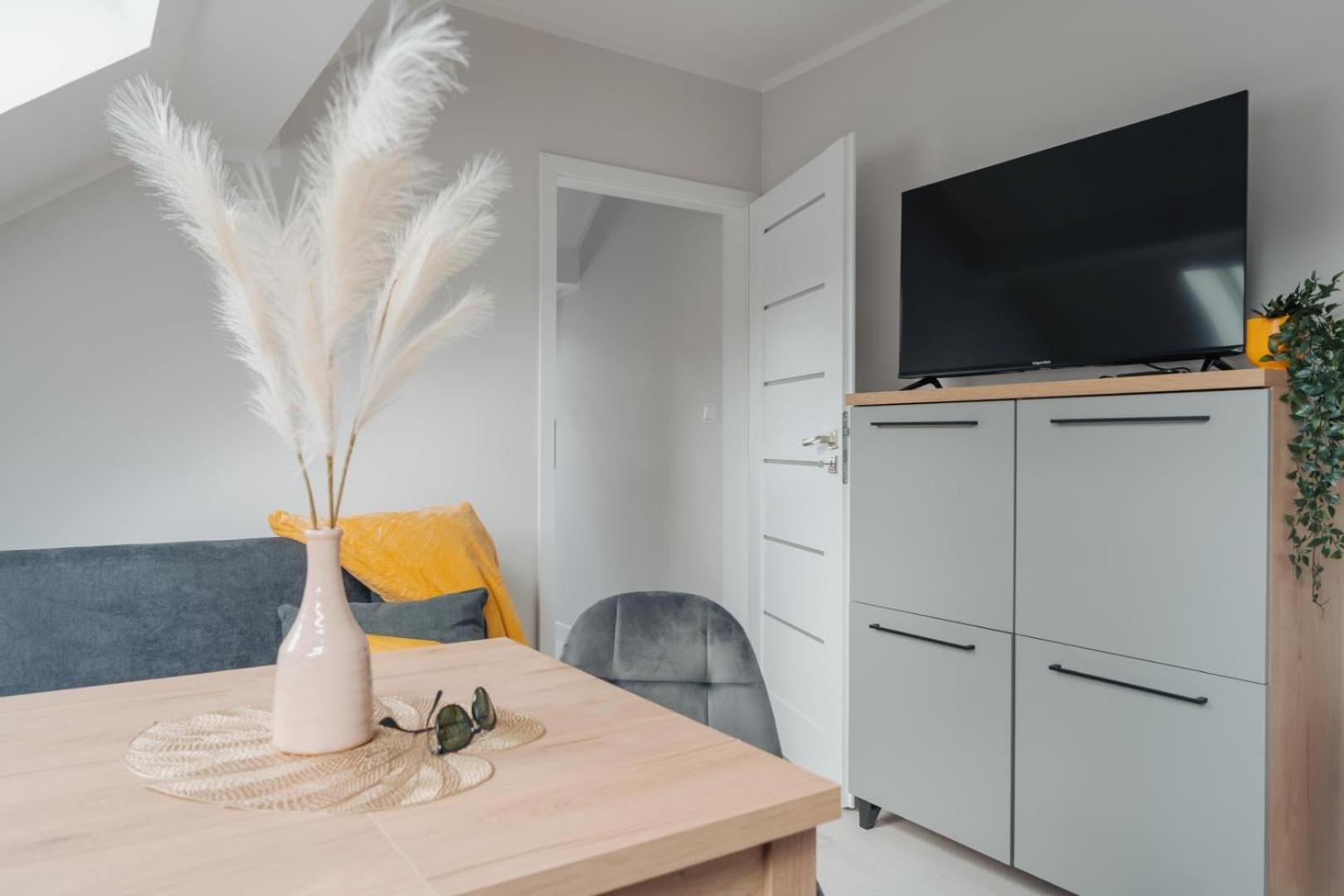 Apartamenty Ok'S - Blisko Centrum W Pelni Wyposazone - By Spaceapart 옐레니아구라 외부 사진